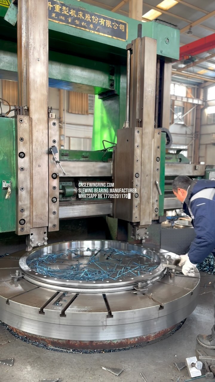 2 meters in diameter, inner ring of slewing bearing. cnslewingring.com Slewing bearing manufacturer WhatsApp 86 17705201170