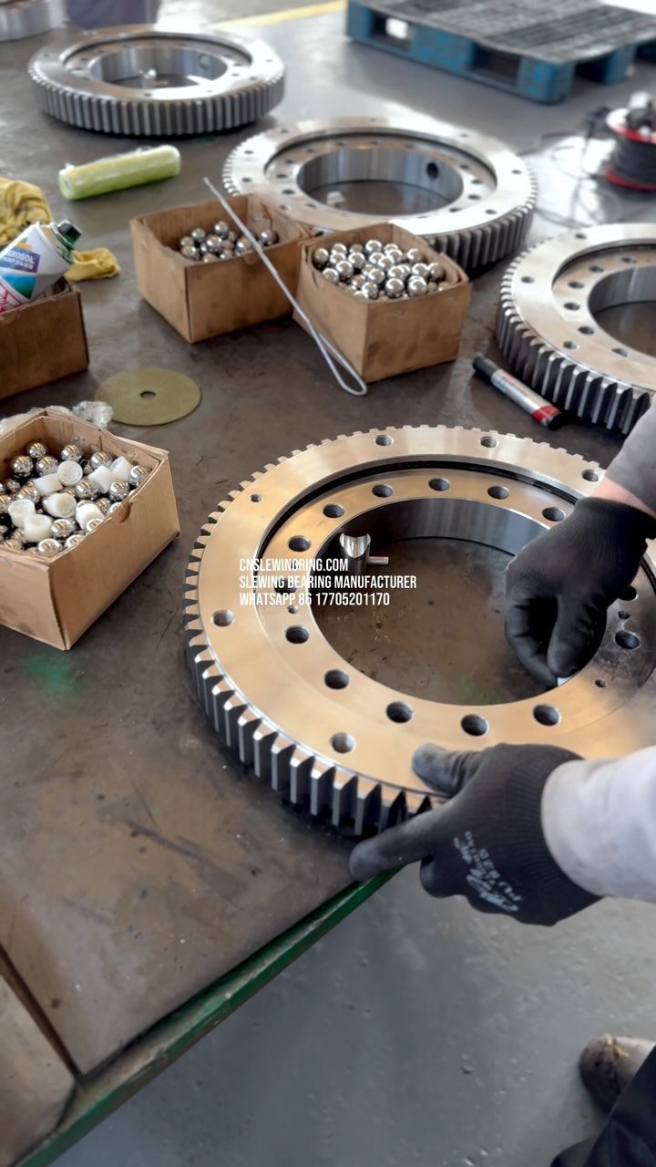 These small slewing bearings are widely used in industrial automation equipment.