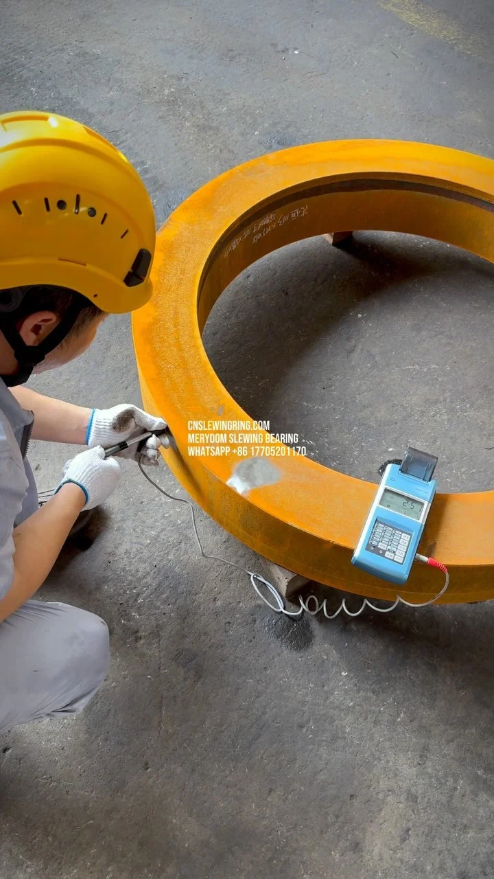 Our slewing bearings use ring forgings made of 42CrMo4, with a heat treatment mode of Q+T (quenched and…