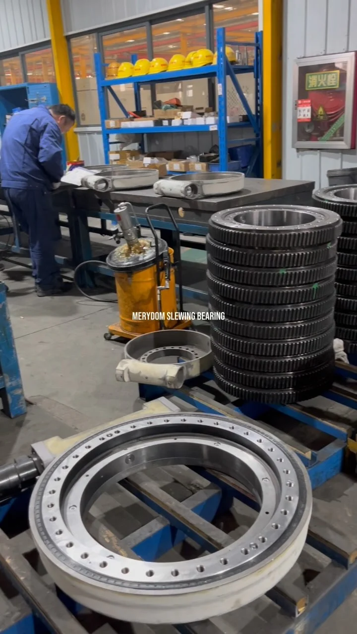 MERYDOM slewing drive, we are the main supplier of XCMG, original parts.
