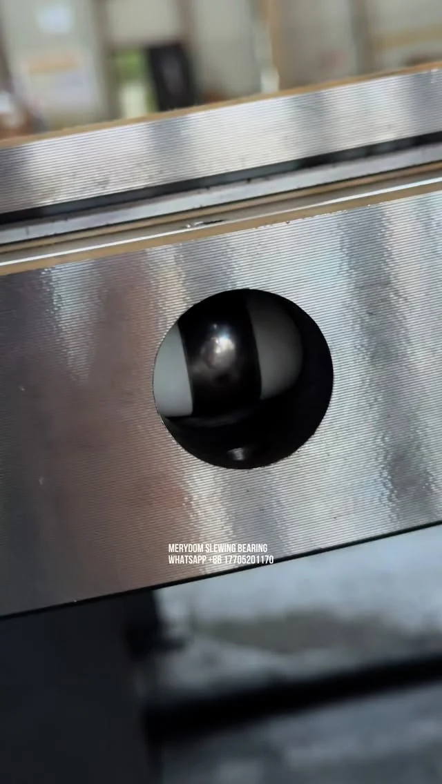 A video revealing the internal structure and motion of a single-row ball slewing bearing during rolling.