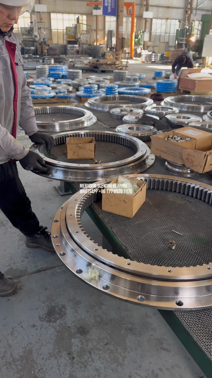 Flange type slewing bearing