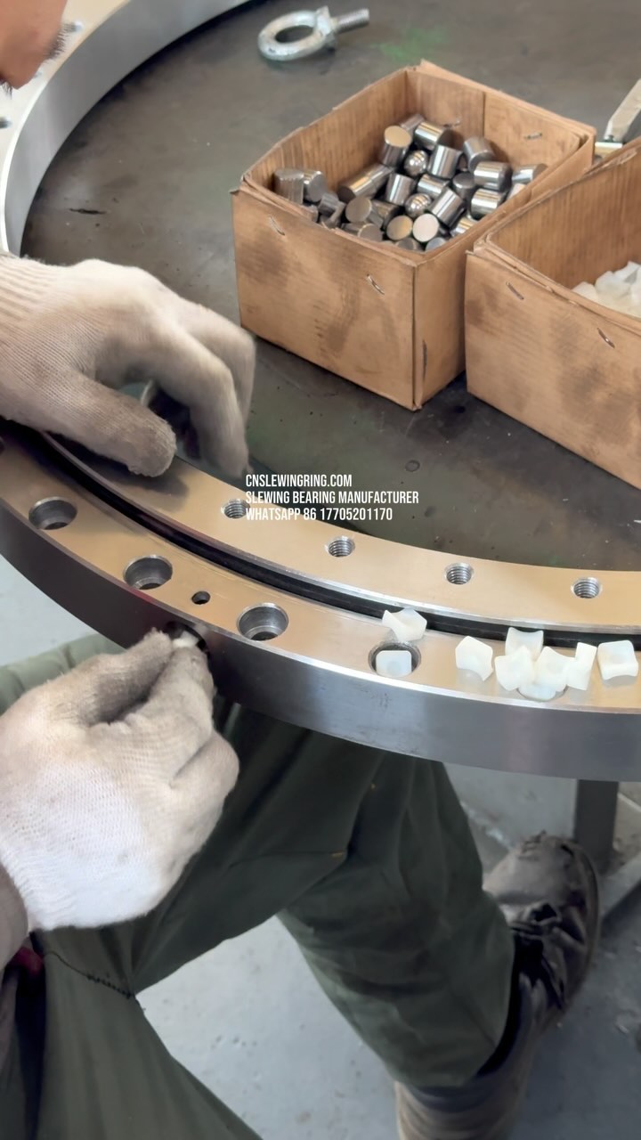 Cross roller structure slewing bearing.