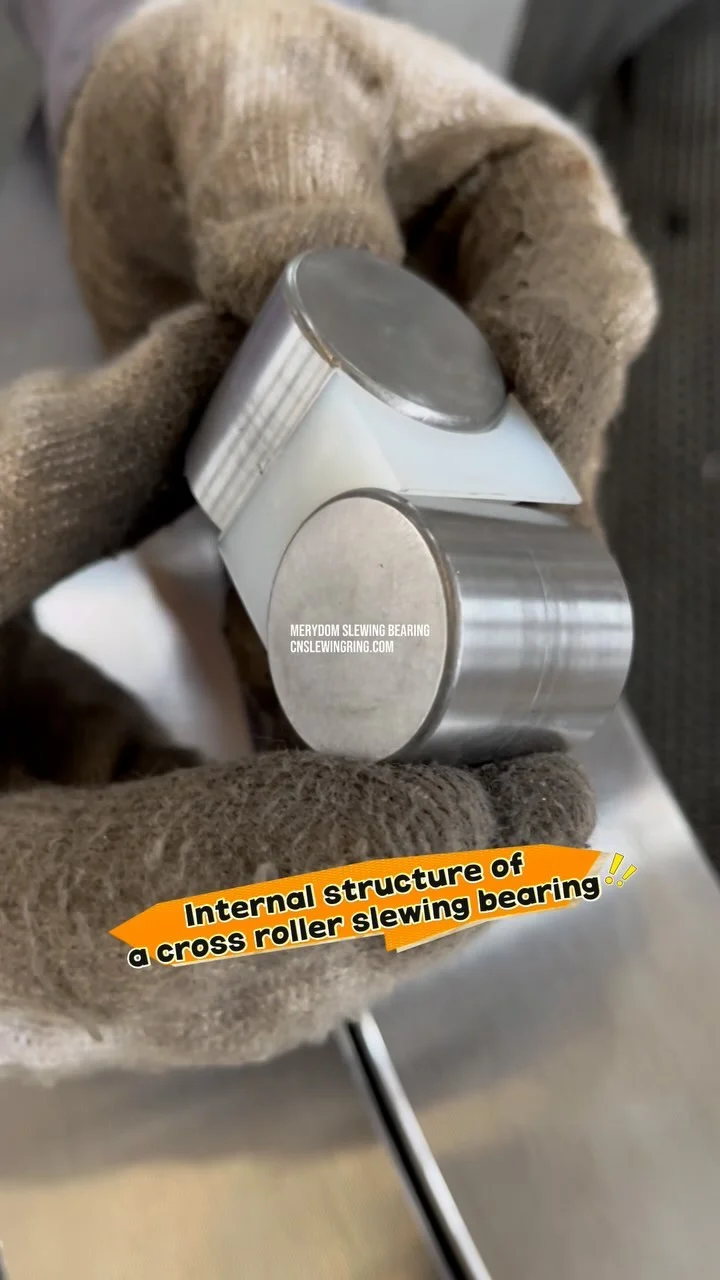 Demonstration of the internal structure of a cross roller slewing Bearing.