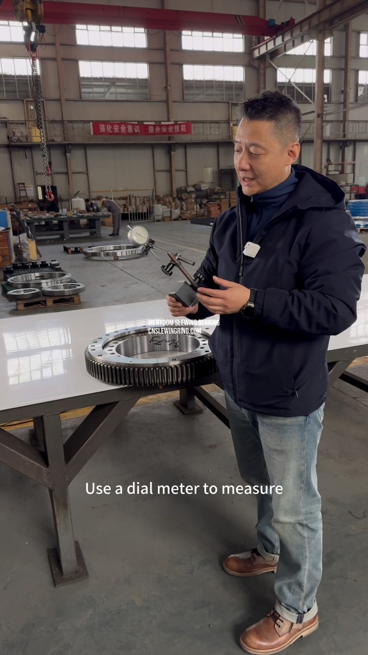 We discovered that almost 60% of users don’t know the purpose of the green-painted section on slewing bearing…