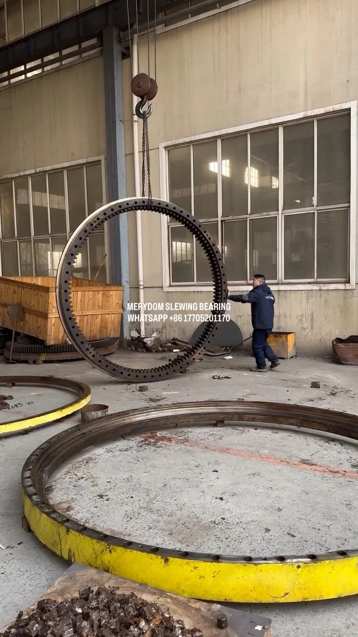 Our daily work involves repairing a large three-row roller slewing bearing for a client.