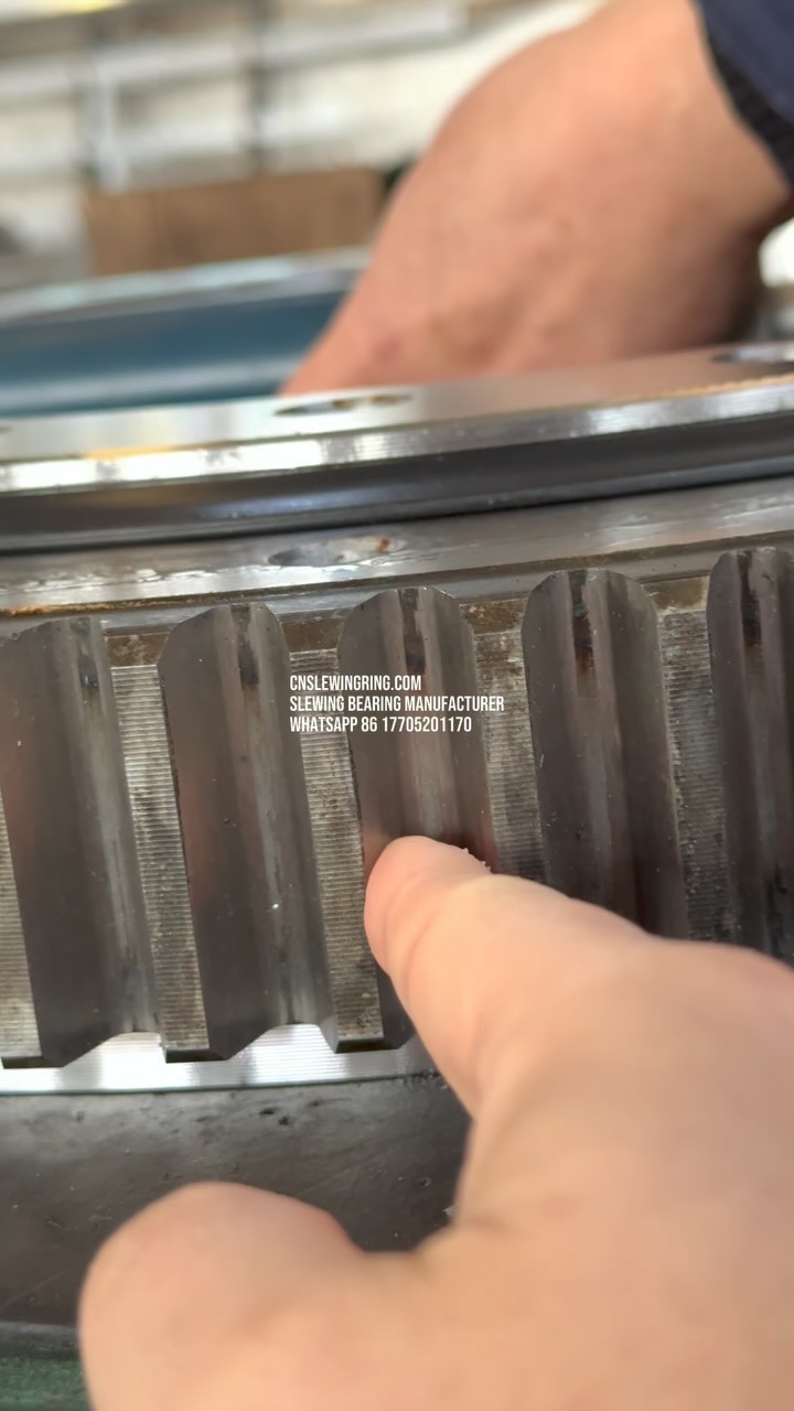 When customers have higher requirements for rotation accuracy, we need to grind the teeth of the slewing bearing.