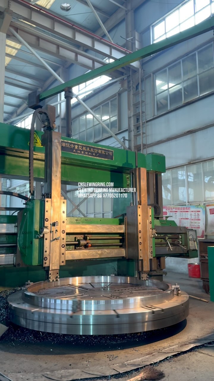 2.5 meters, huge slewing bearing. Export product, we are manufacturing the outer ring of it.