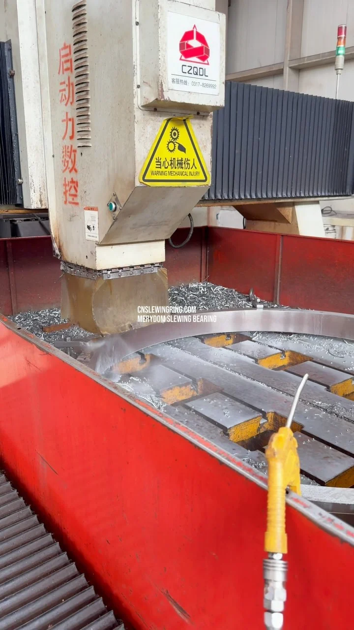 High-speed CNC drilling machine ensures the accuracy of each slewing bearing installation hole.
