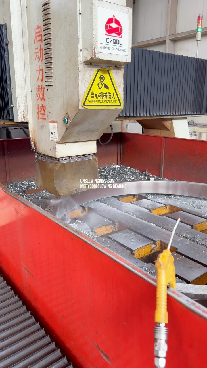 High-speed CNC drilling machine ensures the accuracy of each slewing bearing installation hole.