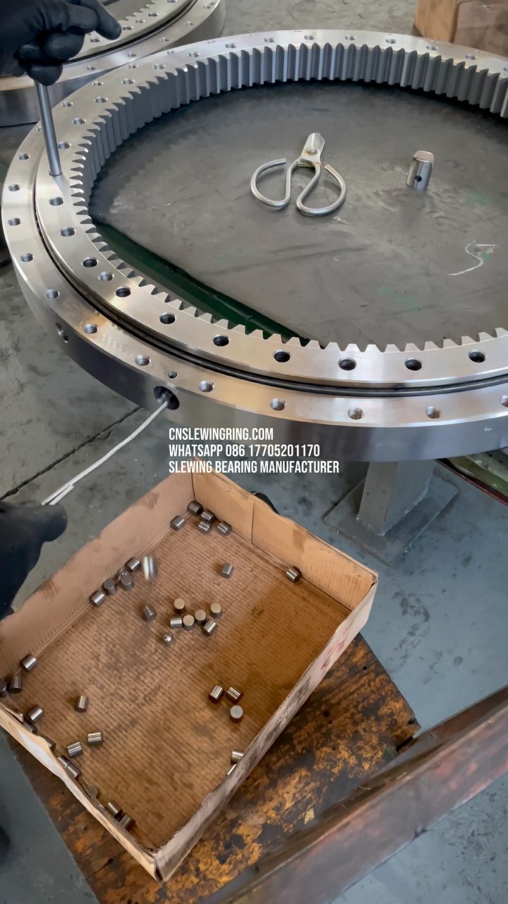 cnslewingring.com WhatsApp 086 17705201170 Slewing Bearing Manufacturer