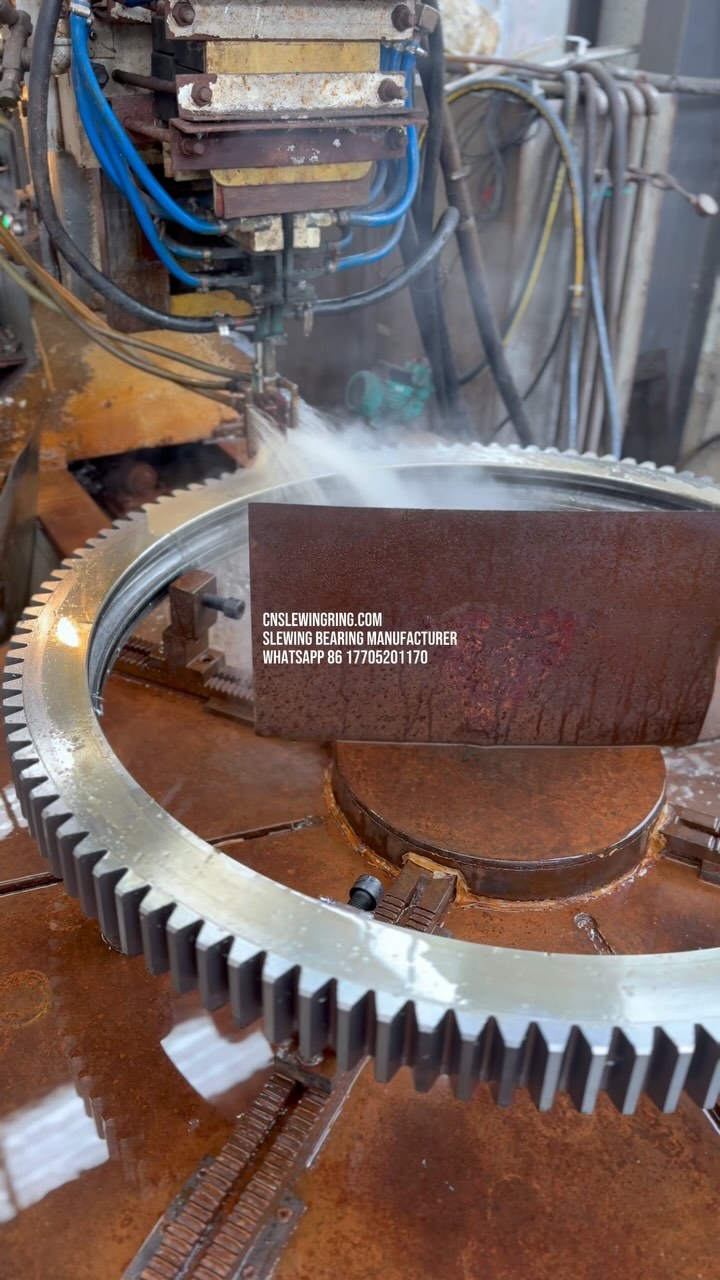 cnslewingring.com Slewing bearing manufacturer WhatsApp 86 17705201170