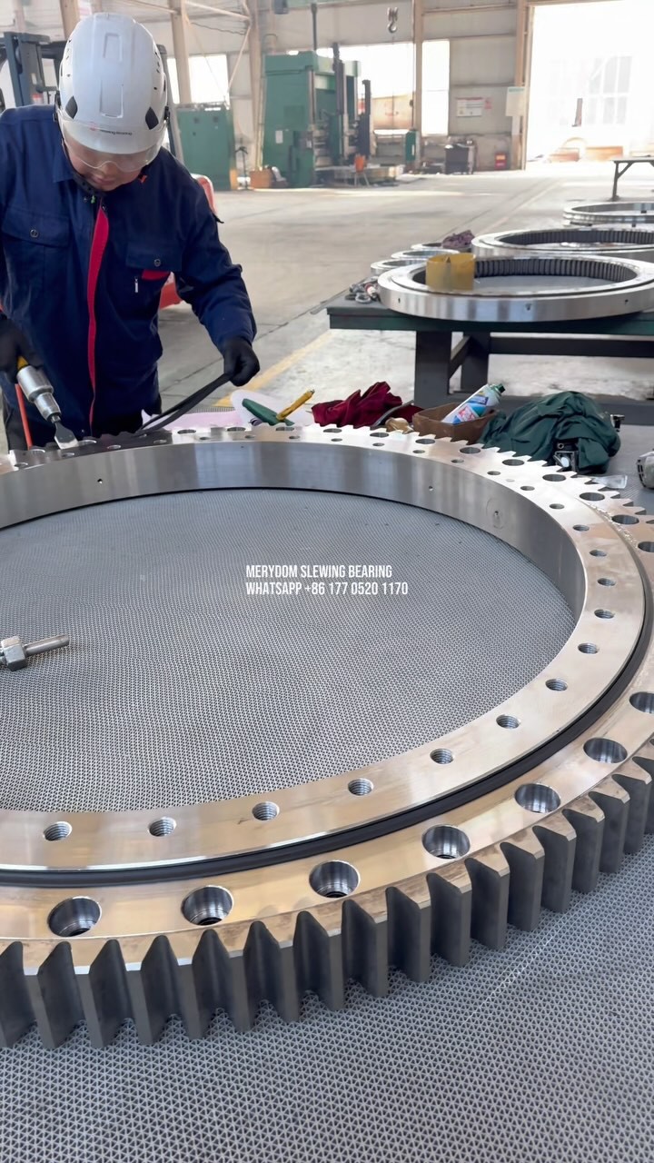 MERYDOM SLEWING BEARING WHATSAPP +86 17705201170 CNSLEWINGRING.COM