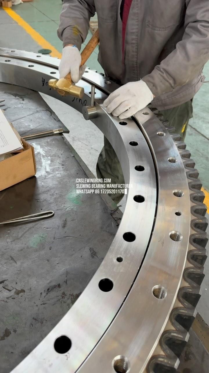 The outer diameter is 1800mm, the teeth are hardened, and the slewing bearing has a single row ball…