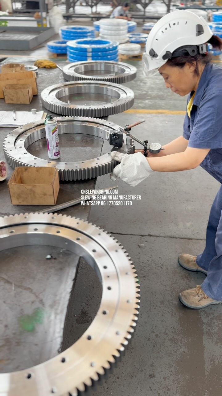 Inspecting the Gear Runout of a Slewing Bearing
