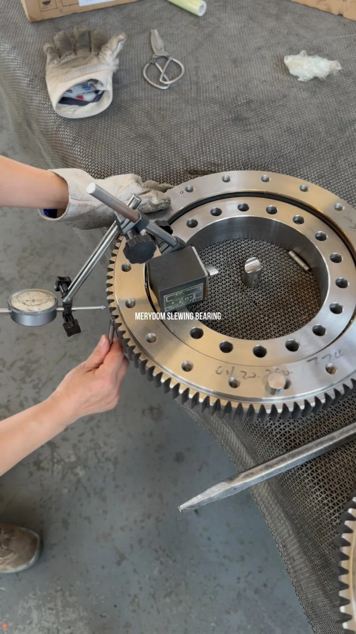 Before the slewing bearing leaves the factory, the tooth jump detection is an important step to ensure its…