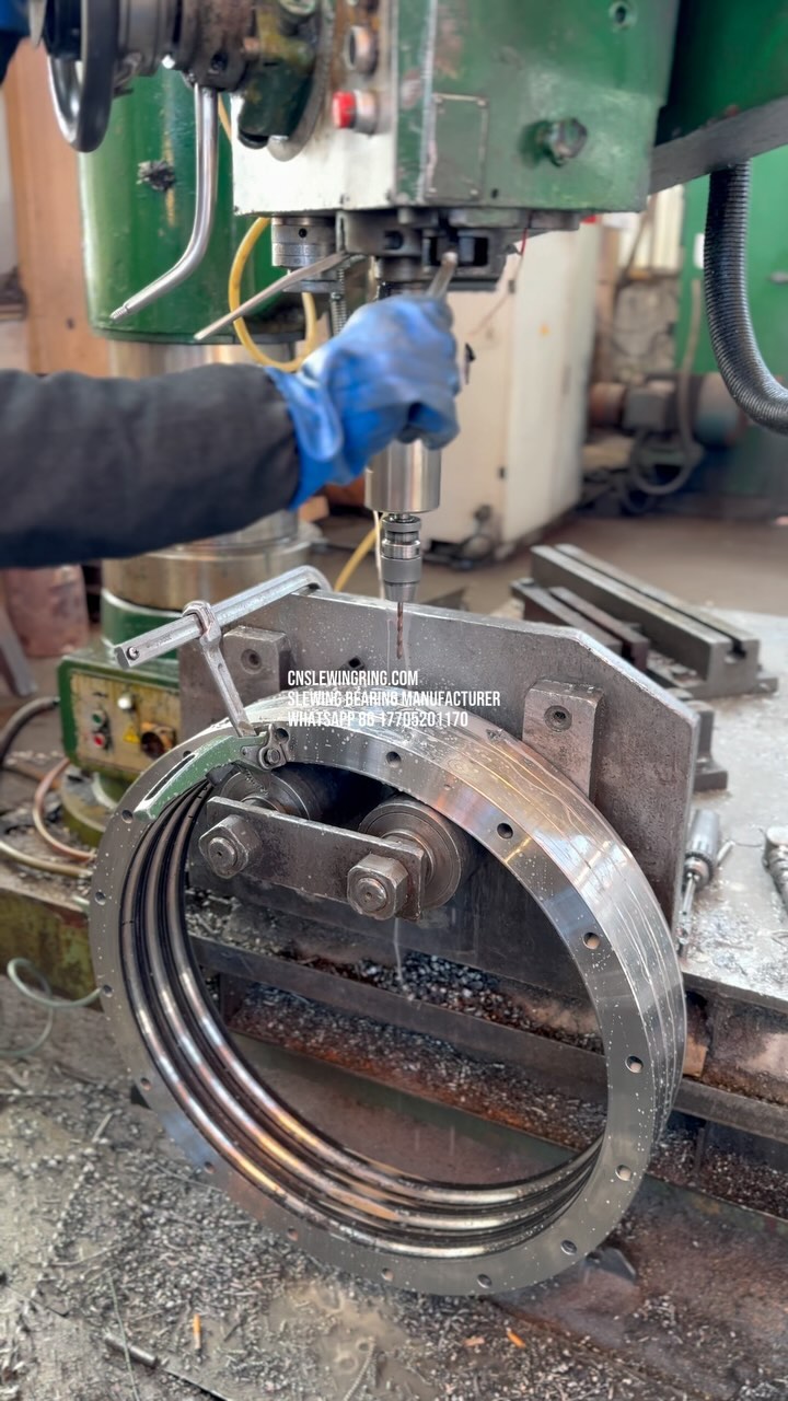 Processing of oil filling hole of slewing bearing Slewing Bearing Manufacturer cnslewingring.com Slewing bearing manufacturer WhatsApp 86 17705201170