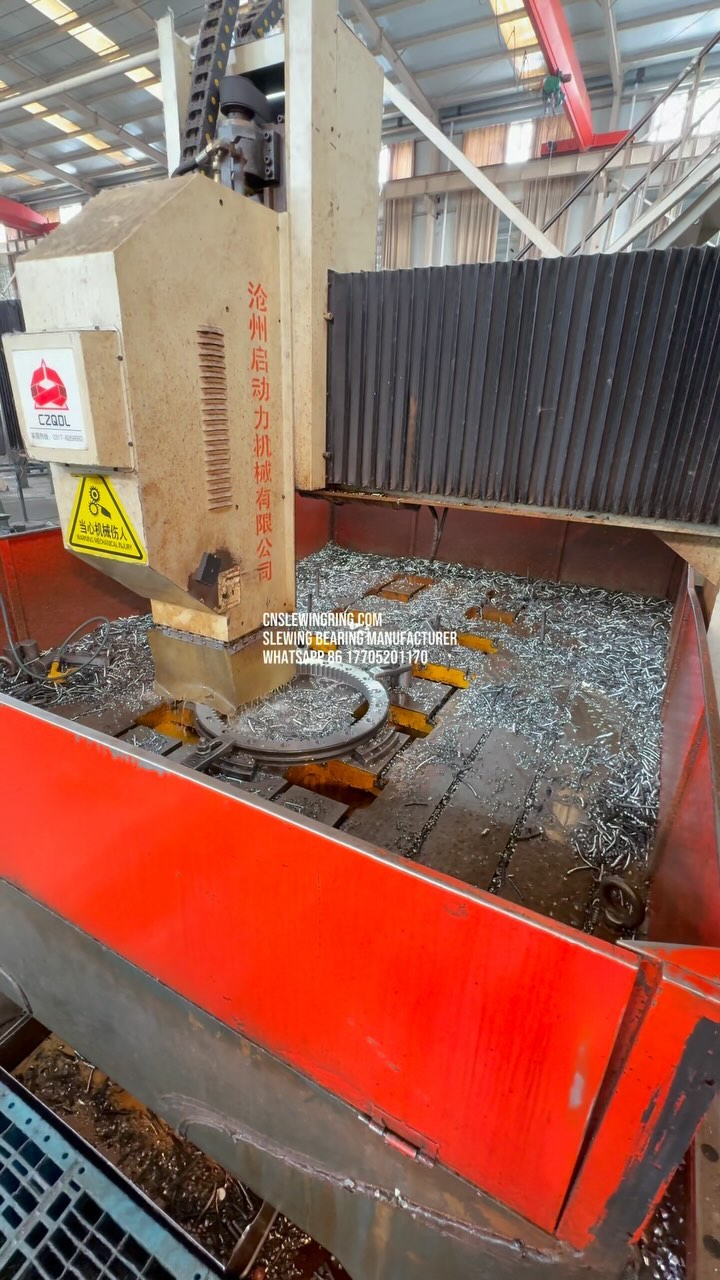 We use CNC drilling to drill holes for slewing bearings for the highest precision and efficiency.