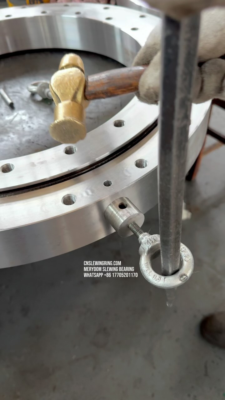 How to remove the inner steel ball and isolation block of the slewing bearing. Merydom Slewing Bearing WhatsApp…