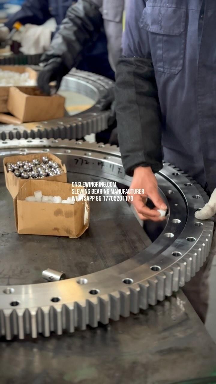 MERYDOM，Modesty, Brave and Freedom. It is our corporate culture.We manufacture and export high quality Slewing Bearings.