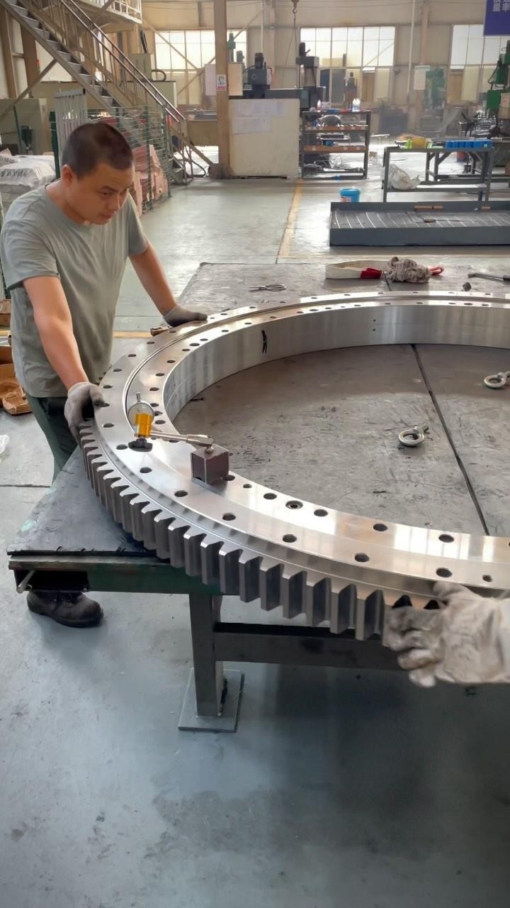 After the second layer of raceway is installed, we perform the final packaging of the slewing bearing and…