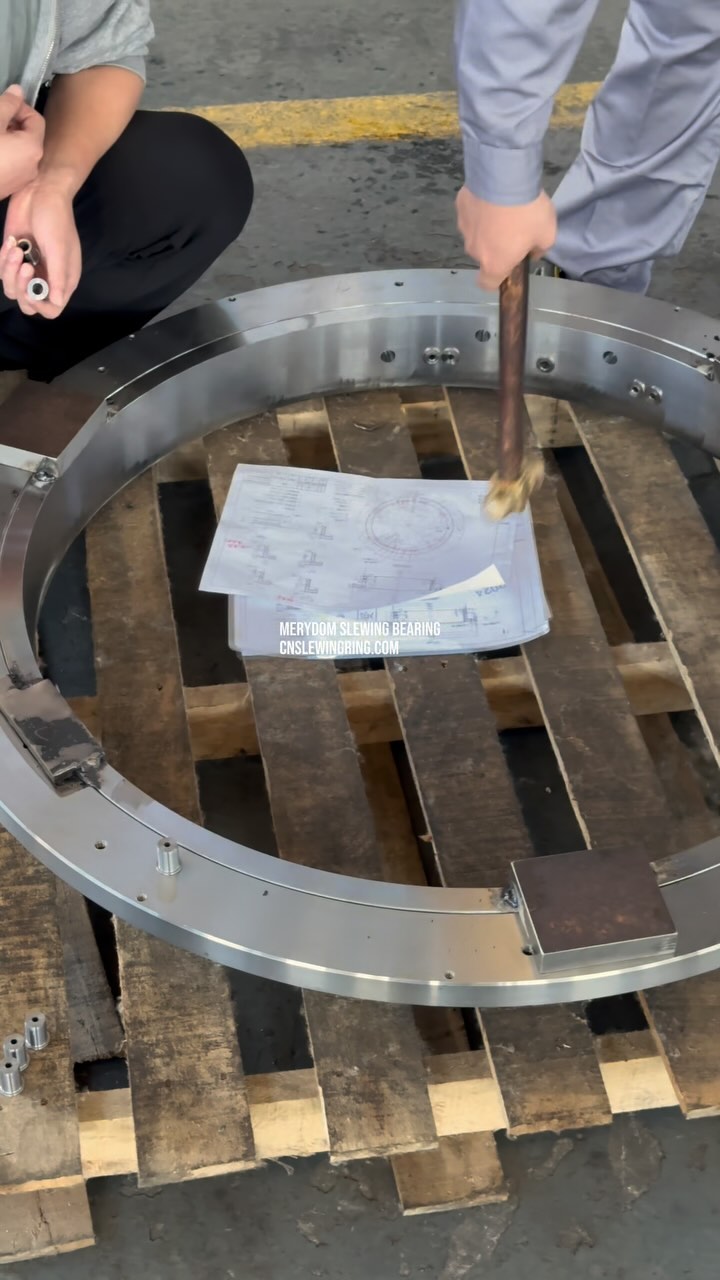 The inner wall of the slewing bearing needs to be drilled, and we made a special mold.
