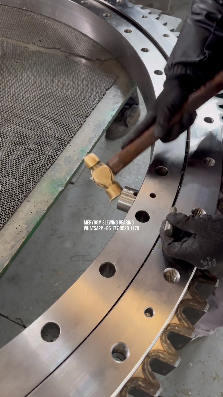 MERYDOM manufactures and exports high quality slewing bearings to many countries. They are widely used in construction machinery,…