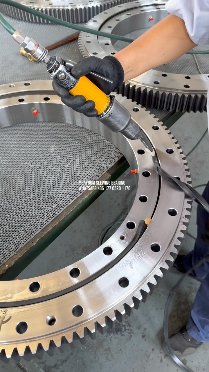 MERYDOM SLEWING BEARING WHATSAPP +86 17705201170 CNSLEWINGRING.COM