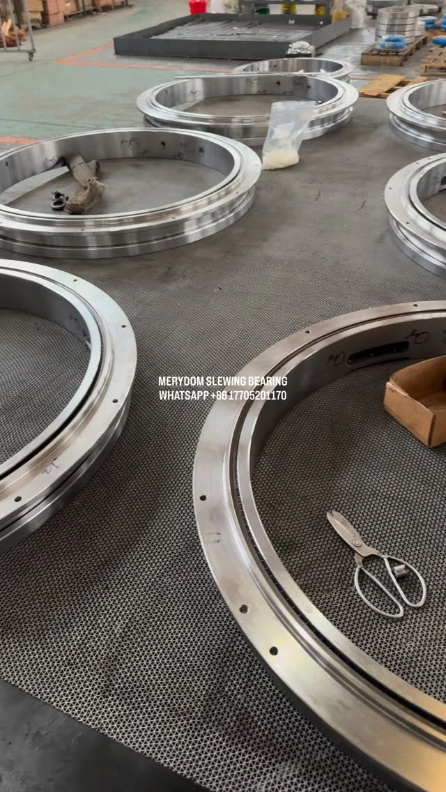Turret ring bearing manufactured from 42CrMo steel, designed for a load capacity of 1,000 kg with a starting…