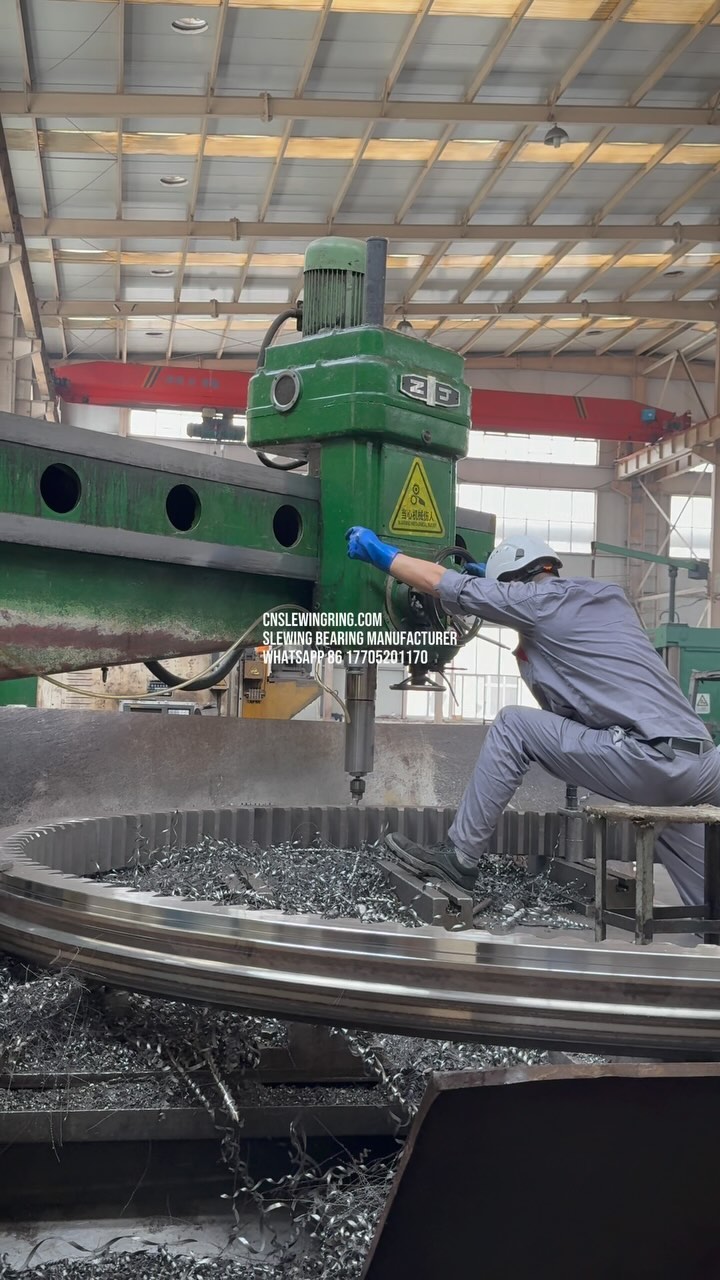 cnslewingring.com Slewing bearing manufacturer WhatsApp 86 17705201170