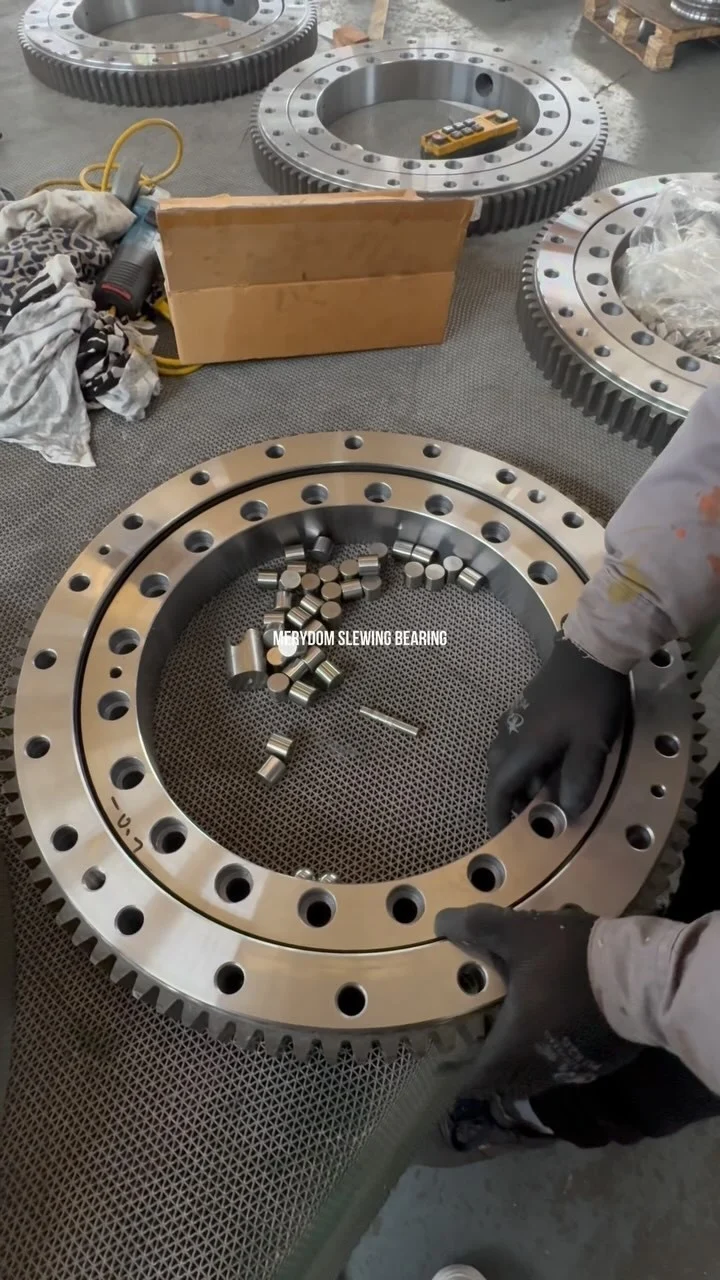 It feels like loading bullets into a magazine.🤣