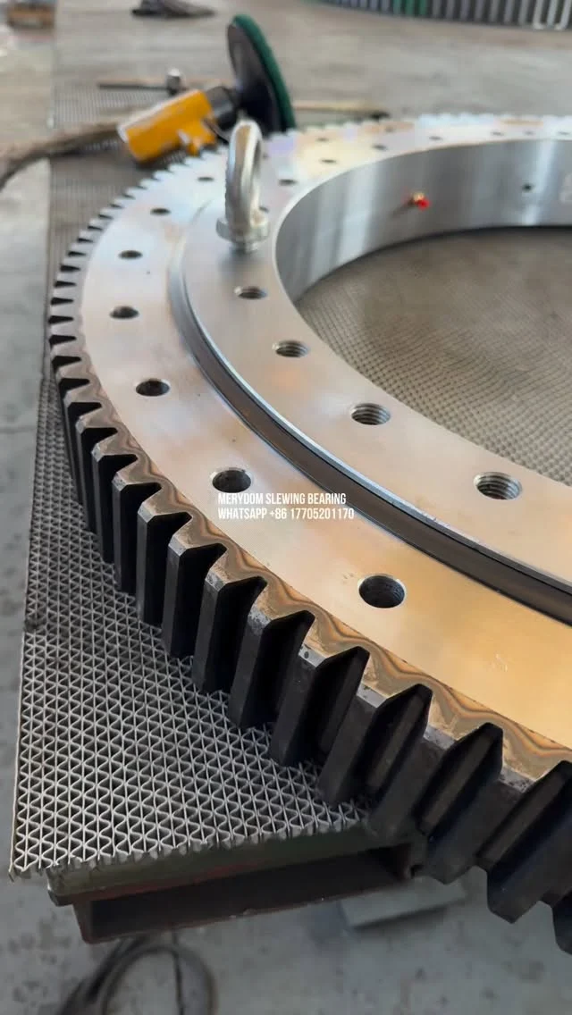 Helical gear, single-row ball slewing bearing. MERYDOM SLEWING BEARING WHATSAPP +86 17705201170 CNSLEWINGRING.COM