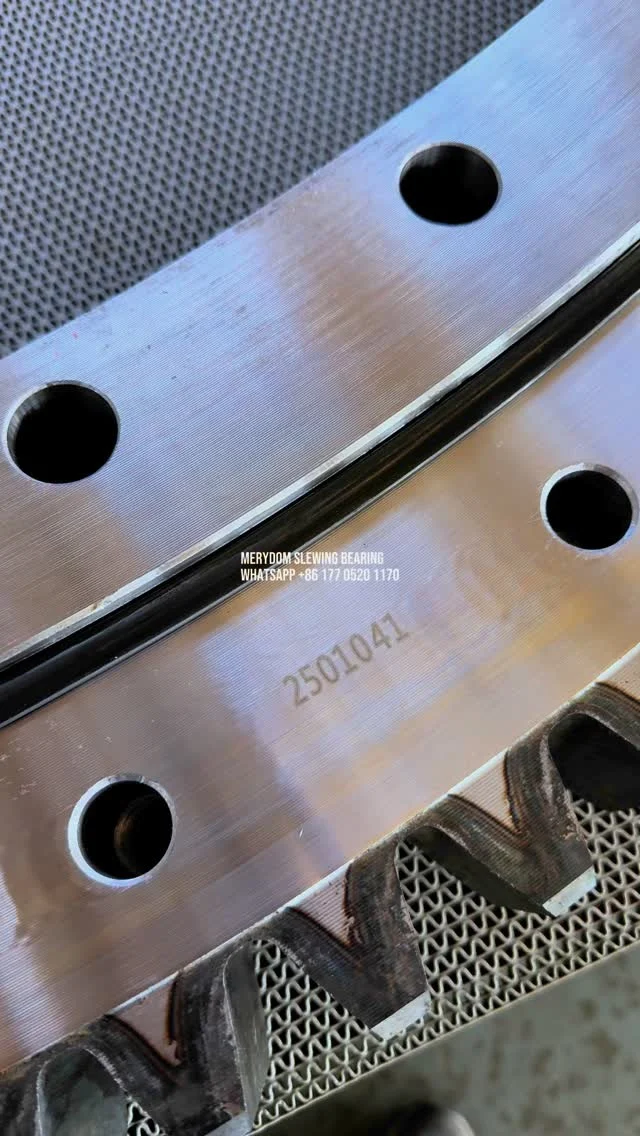 MERYDOM SLEWING BEARING, outer diameter 1800mm, single-row ball raceway, external gear structure, gear hardened, shipped to the Czech…