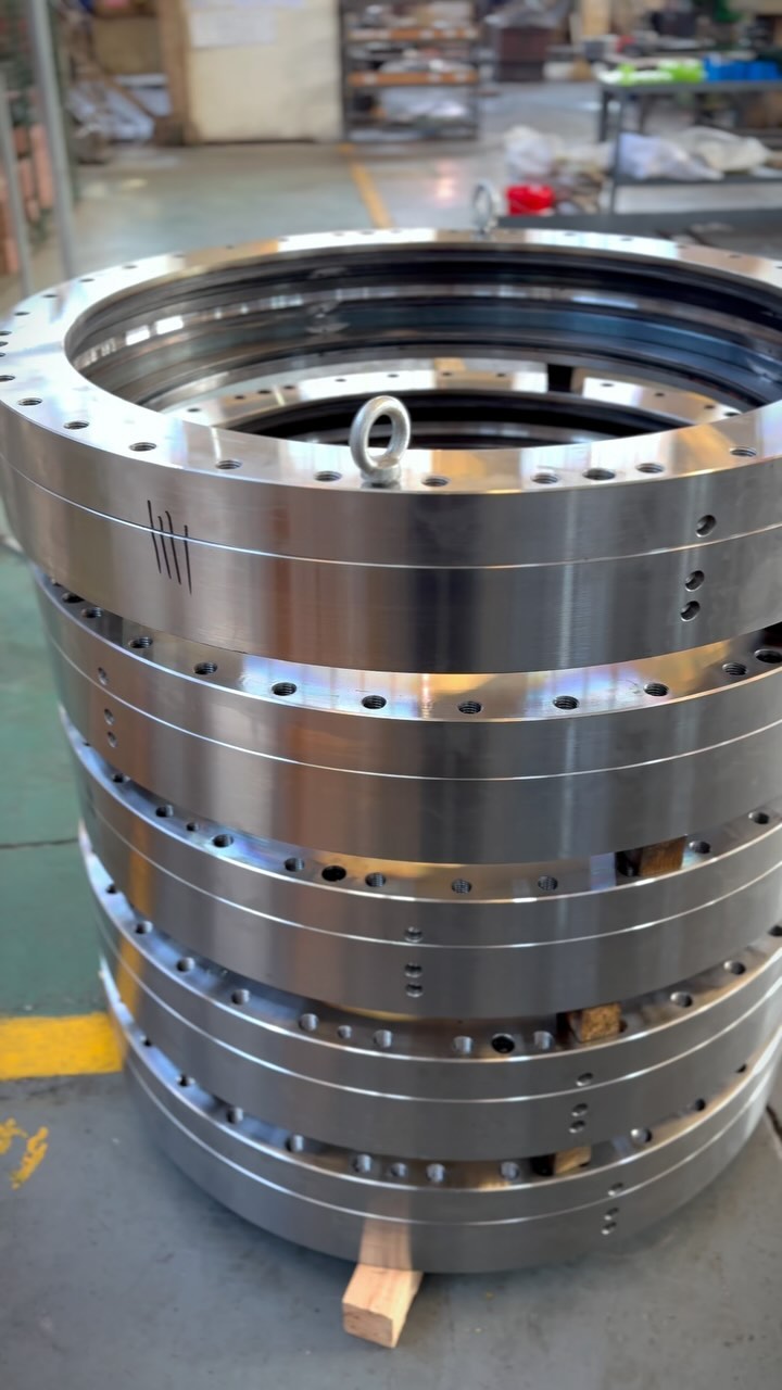 We manufacture and export high quality Slewing Bearings. cnslewingring.com Slewing bearing manufacturer WhatsApp 86 17705201170