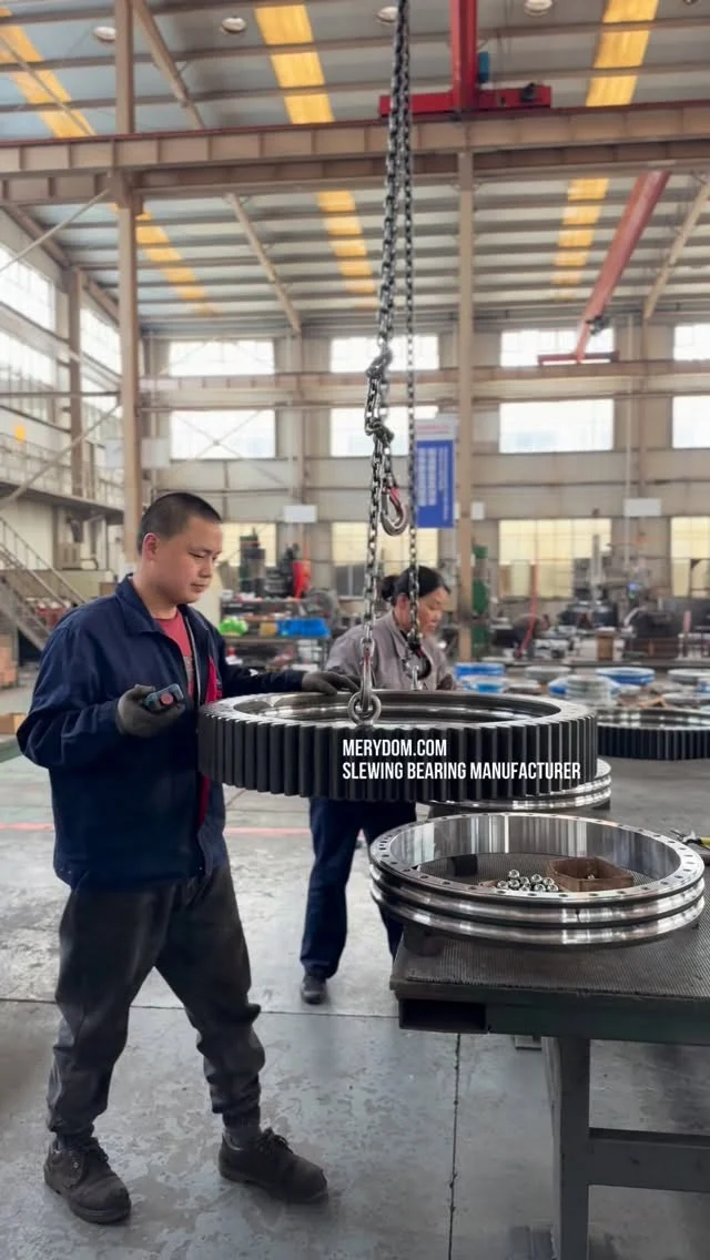 Double Row Ball Slewing Bearing — Balanced Performance for Heavy Loads MERYDOM double row ball slewing bearings are…