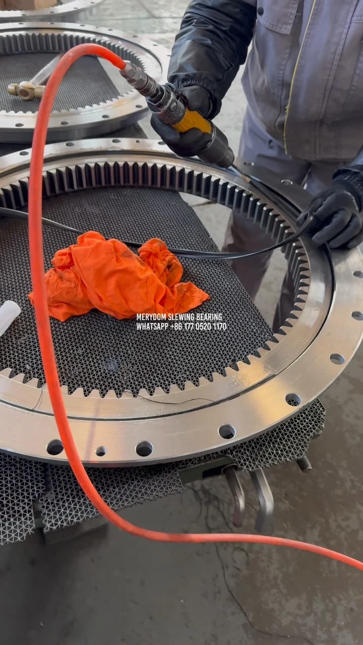 Flange structure thin internal gear slewing bearing MERYDOM SLEWING BEARING WHATSAPP +86 17705201170 CNSLEWINGRING.COM