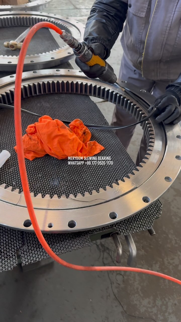 Flange structure thin internal gear slewing bearing MERYDOM SLEWING BEARING WHATSAPP +86 17705201170 CNSLEWINGRING.COM