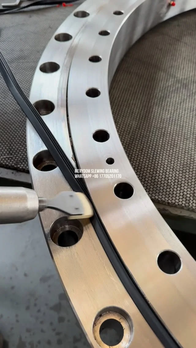 Product: Toothless Single-row Ball Slewing Bearing Outer Diameter: 1.8 m Price: USD 2,350 / piece FOB China ShangHai…