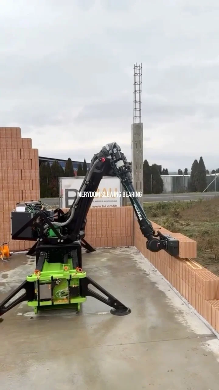 Application of slewing bearing in brick-moving robot