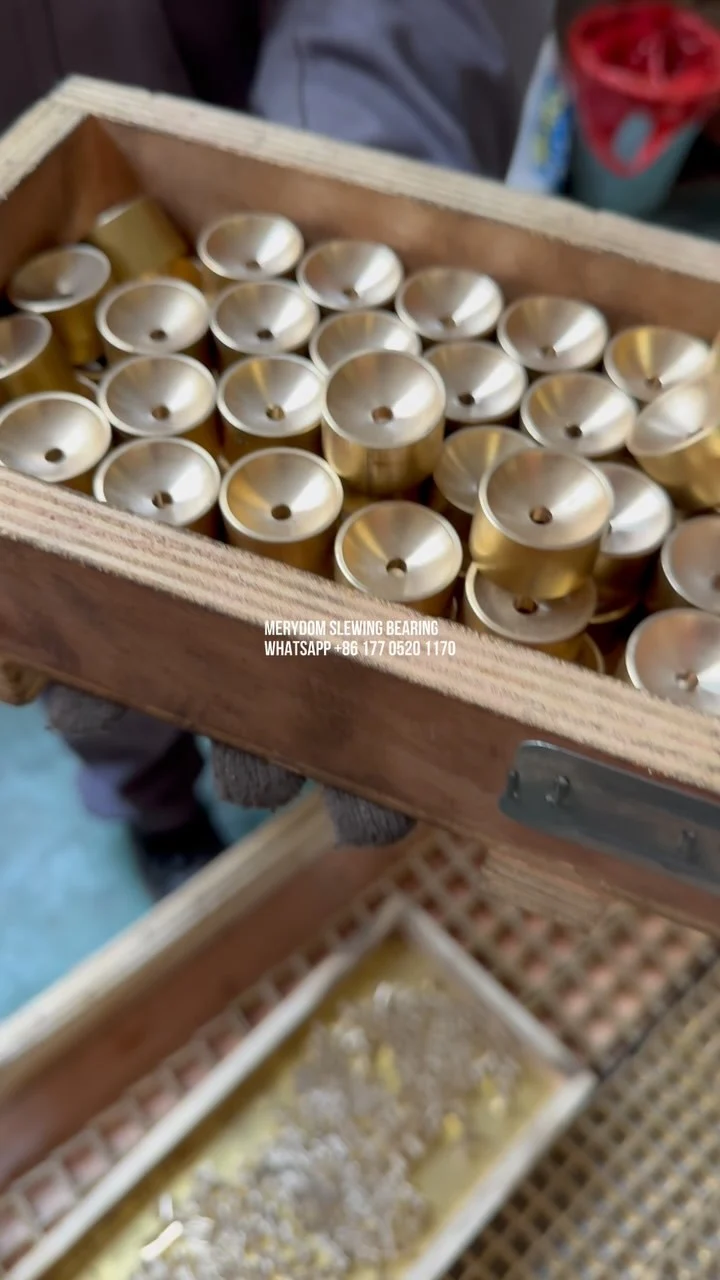 The brass slewing bearing cage is custom-made for European customers.