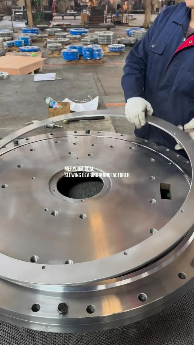 We customized this special-structure double-row ball slewing bearing for a Ukrainian client. We call it “Short & Stout”…
