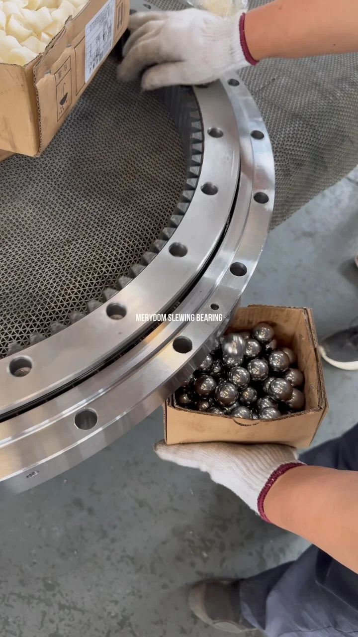 Single row ball internal gear slewing bearing. Contact me now to get a quote！