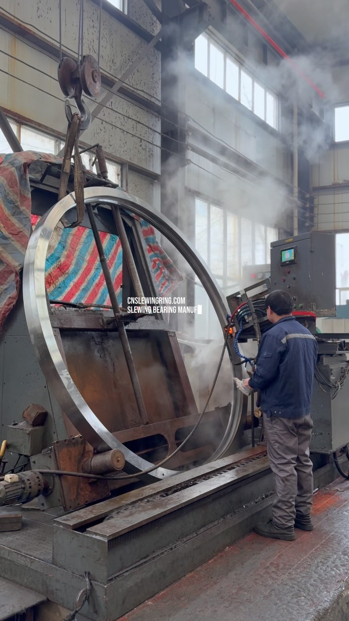 We are hardening the raceway of the slewing bearing with a diameter of 2.5 meters.