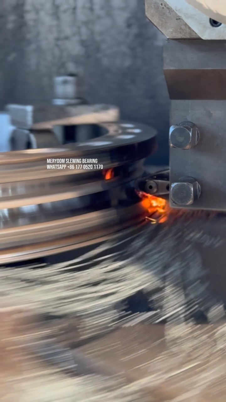 Slewing bearing raceway and manufacturing process