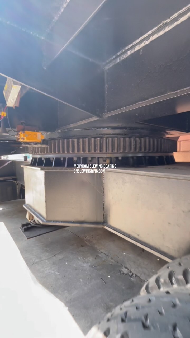 The application of our slewing bearings in customer products.