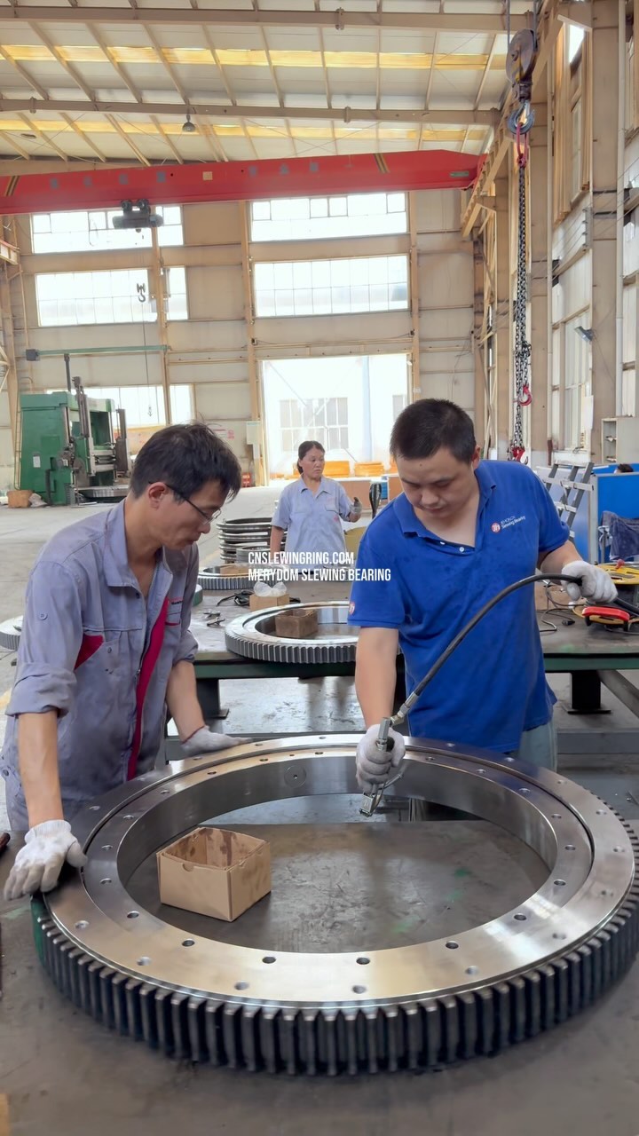 The slewing bearing will be filled with a small amount of grease before leaving the factory. The user…