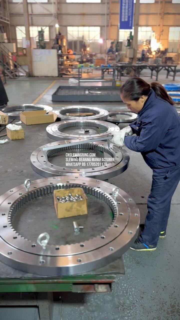 cnslewingring.com Slewing bearing manufacturer WhatsApp 86 17705201170