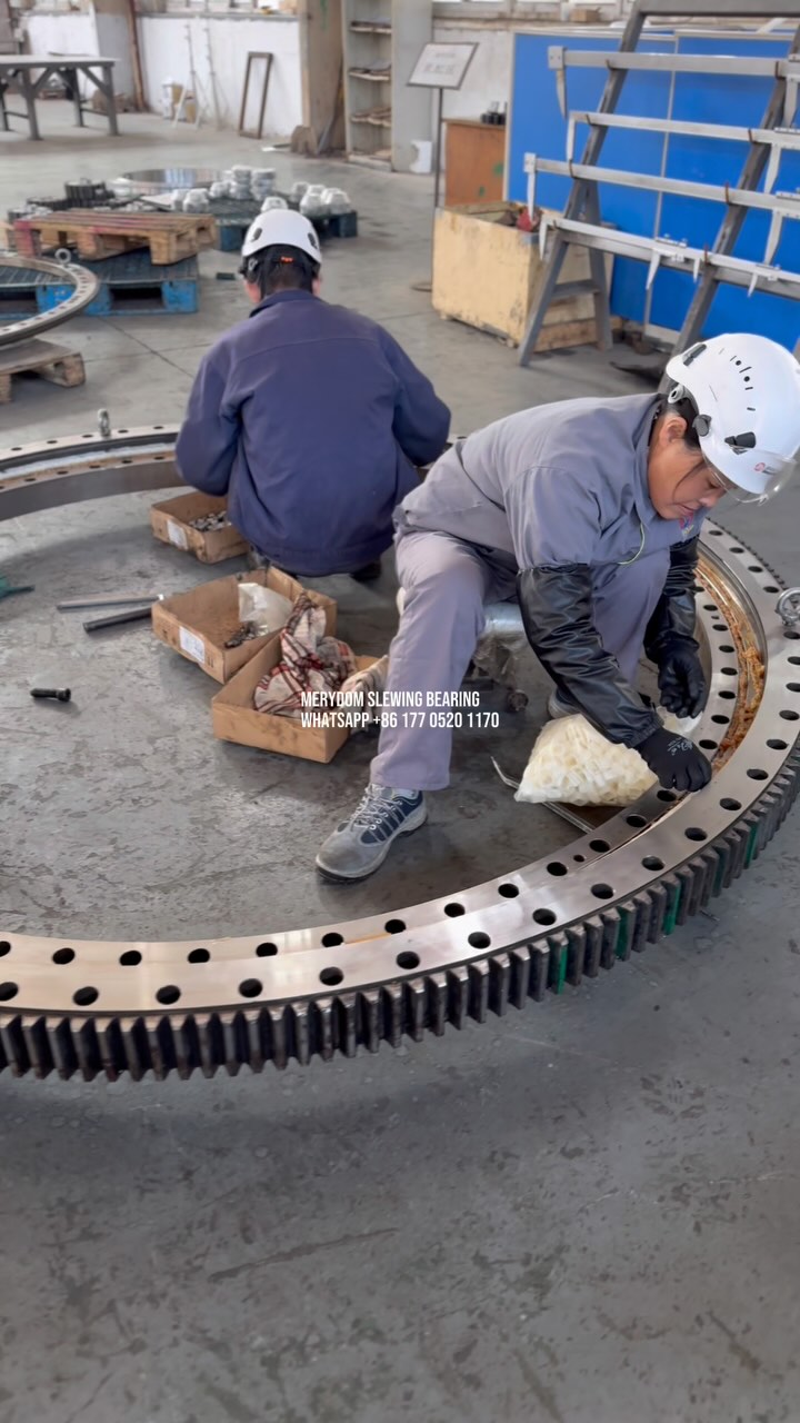 This is a slewing bearing that has been used for more than 8 years. We helped the customer…