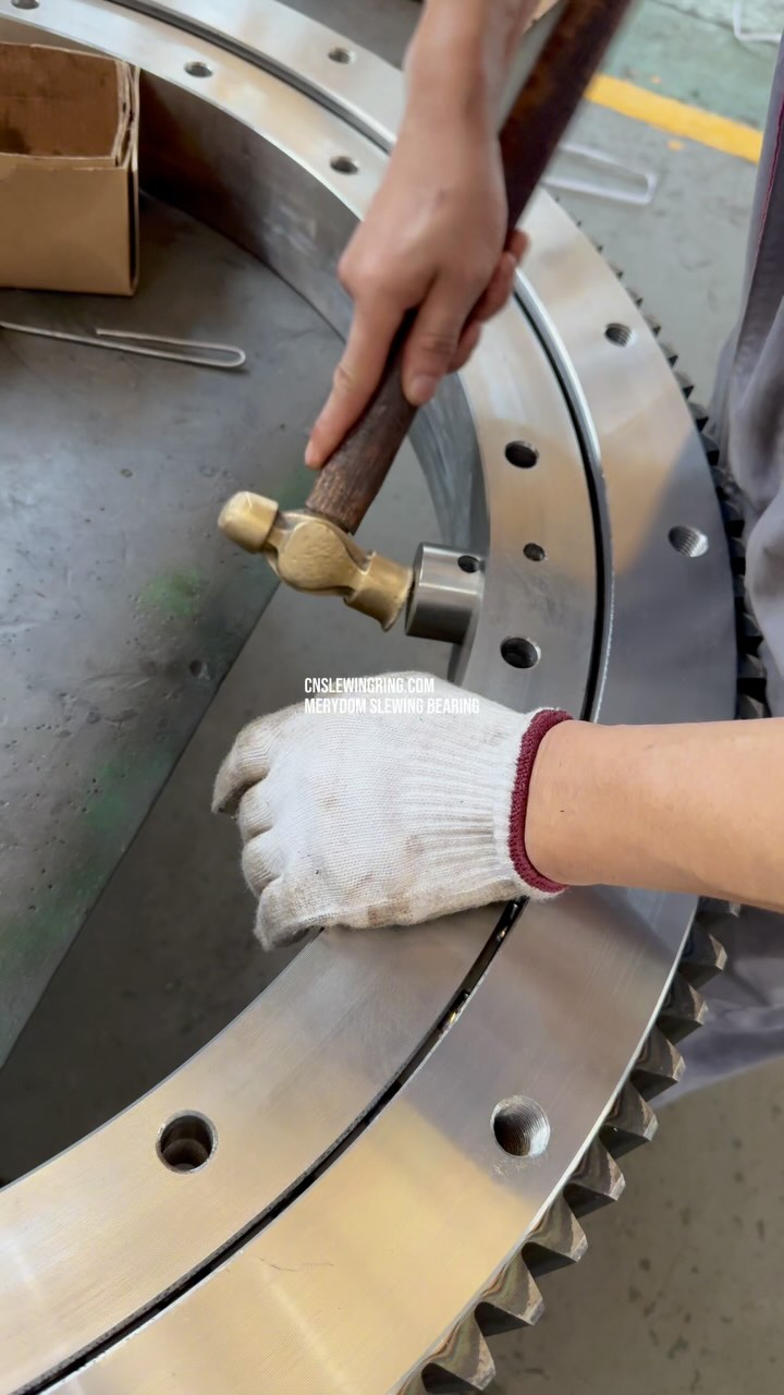 We manufacture and export high quality slewing bearings for all types of tower cranes and truck cranes.