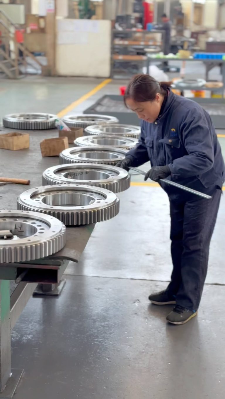We can provide users with slewing bearing material testing reports and product testing reports. We have ISO9001 and…